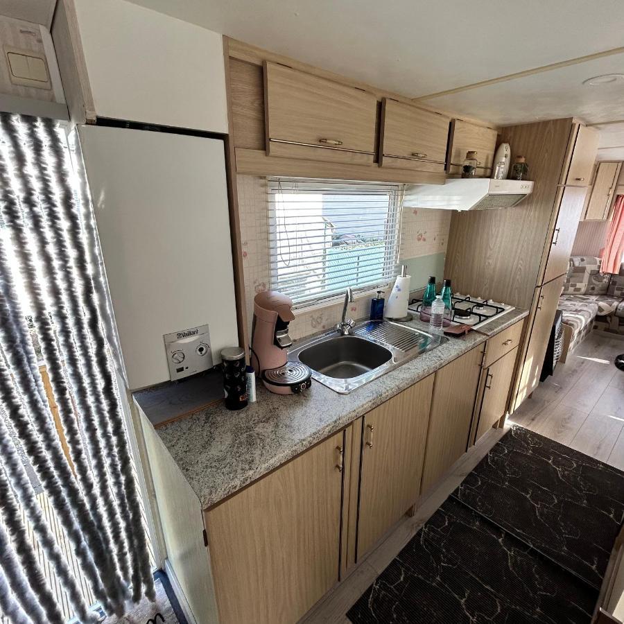 Caravan 2 Bedroom - New Camping Ideal De Haan Zewnętrze zdjęcie